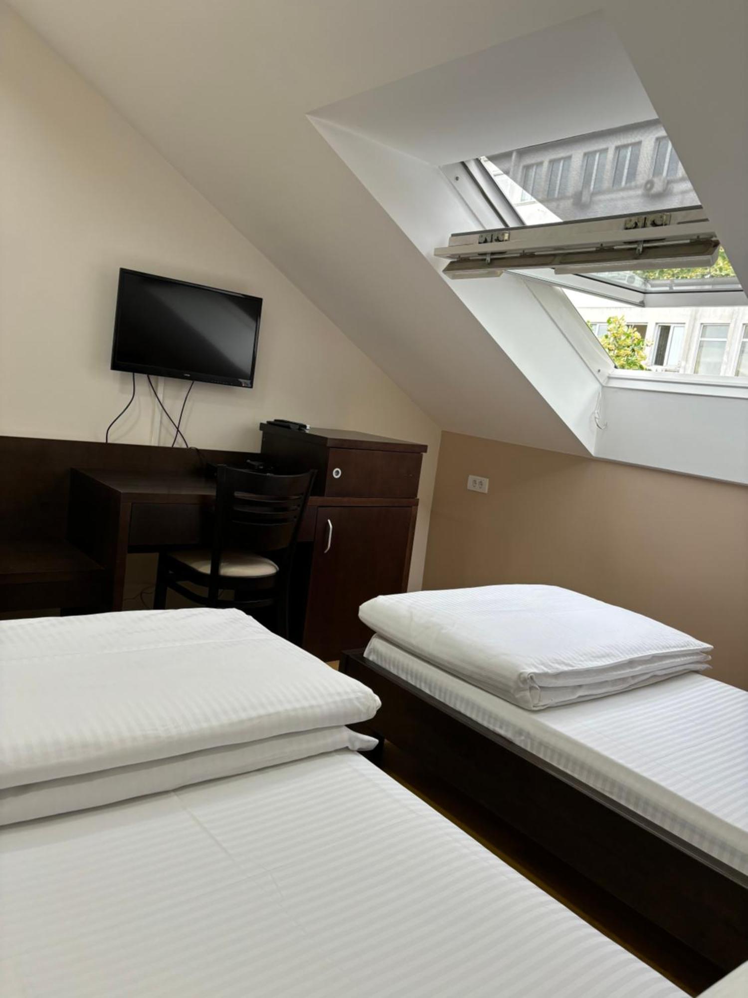 Bed and Breakfast Atrium à Sremska Mitrovica Extérieur photo