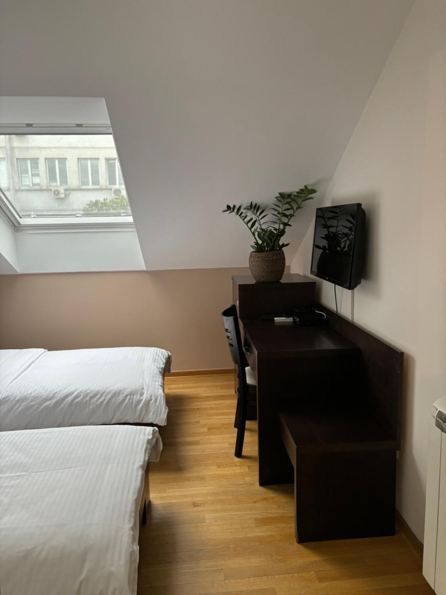 Bed and Breakfast Atrium à Sremska Mitrovica Extérieur photo